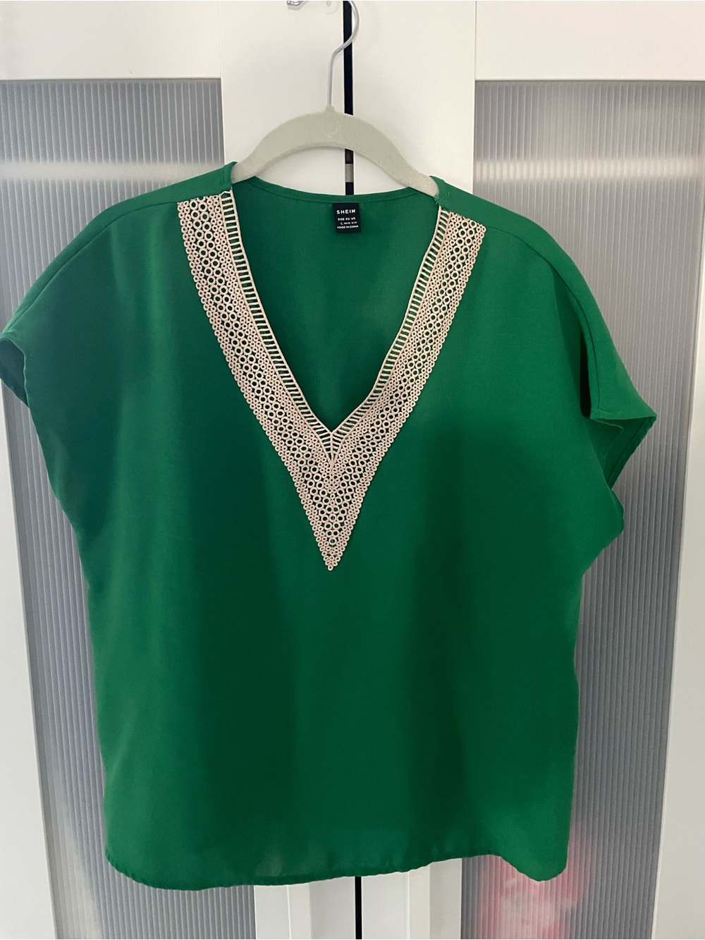 SHEIN Emerald Green V-Neck Blouse with Cream Lace Trim